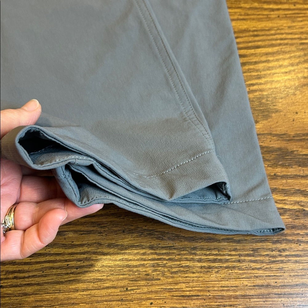 Duluth Trading Flexpedition Cargo Pants Standard Fit # 84319 Mercury 32x34 - Picture 9 of 9